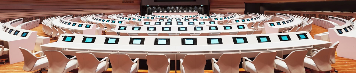 Bild- och touchskärmar för mötes- och konferensrum