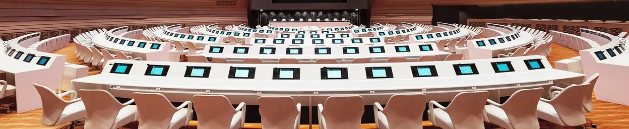 Bild- och touchskärmar för mötes- och konferensrum